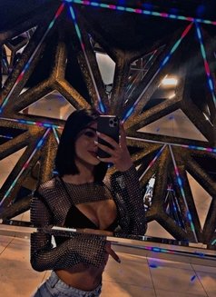Bella - Transsexual escort in Baku Photo 4 of 5