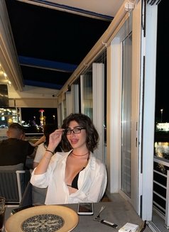 Bella - Transsexual escort in Baku Photo 2 of 5
