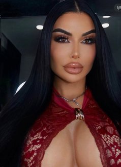 Bella - Acompañantes transexual in İstanbul Photo 1 of 15