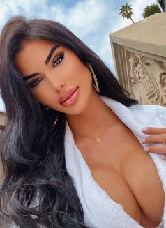 Bella - Acompañantes transexual in İstanbul Photo 4 of 15