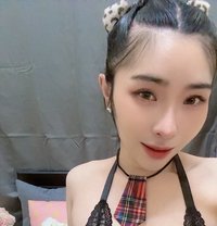Bella B5 - Transsexual escort in Doha Photo 9 of 11
