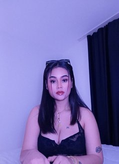 Bella - puta in Bangkok Photo 9 of 9