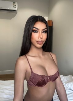 Bella big dick hard top 17 cm A lot cum - Transsexual escort in Riyadh Photo 22 of 24