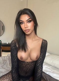 Bella big dick hard top 17 cm A lot cum - Transsexual escort in Riyadh Photo 23 of 24