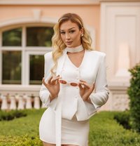 Bella Passionate Touch - Transsexual escort in Dubai