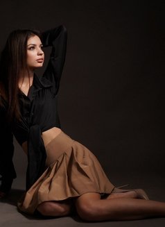 Bella - escort in Guangzhou Photo 11 of 16