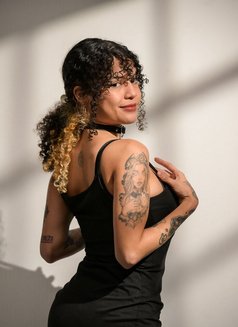 BELLA - Masajista in Lisbon Photo 2 of 8