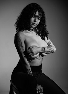 BELLA - Masajista in Lisbon Photo 4 of 8