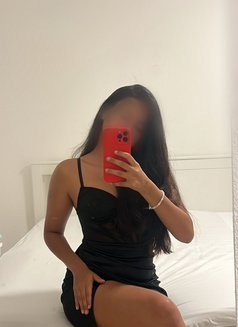 Bella - Masajista in Paris Photo 7 of 8