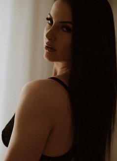 Bella 🇧🇷 - escort in Singapore Photo 7 of 10