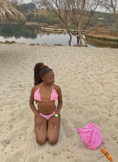 Bella - escort in Dubai Photo 1 of 6