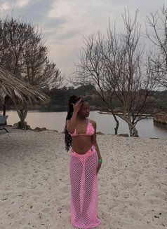 Bella - escort in Dubai Photo 2 of 6