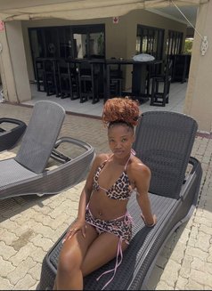 Bella - escort in Dubai Photo 5 of 6