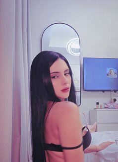 Bella - escort in Dubai Photo 1 of 11