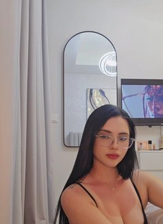 Bella - escort in Dubai Photo 5 of 11