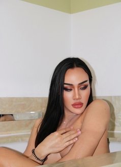 Rihana dick nice - Transsexual escort in Riyadh Photo 4 of 8