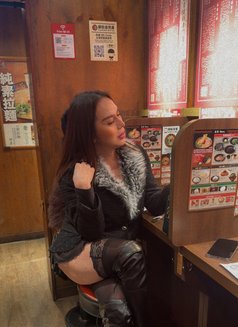 Bella Dom - Transsexual escort in Makati City Photo 6 of 7