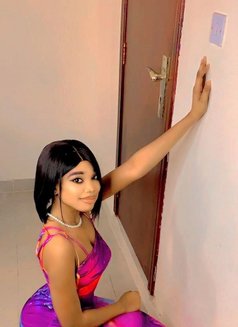 Bella - escort in Muscat Photo 2 of 3