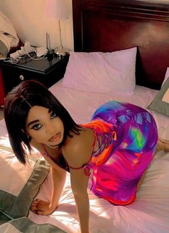 Bella - escort in Muscat Photo 2 of 4