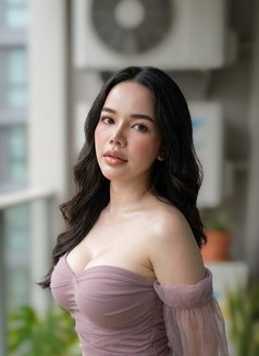 Bee Bee - escort in Dubai Photo 1 of 5