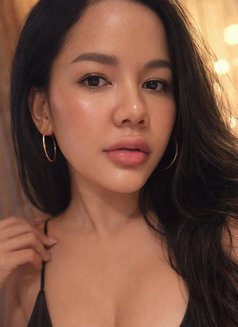 Bee Bee - escort in Dubai Photo 4 of 5