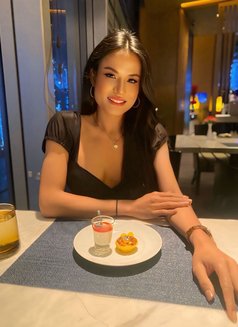 Classy girl big cock big cum - Acompañantes transexual in Dubai Photo 4 of 8