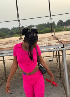 Bella - puta in Al Manama Photo 1 of 5