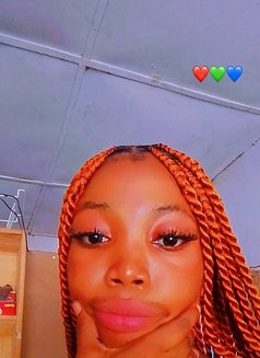 Bella - puta in Al Manama Photo 2 of 5