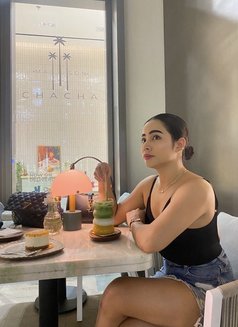 Bella - escort in Dubai Photo 4 of 9