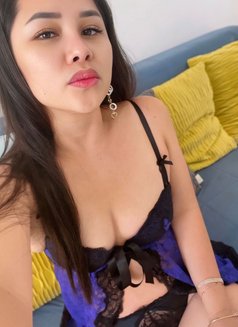 Bella - escort in Manila Photo 3 of 13