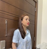 Bella - puta in Singapore