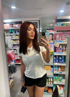 Bella - Transsexual escort in Manila Photo 5 of 9