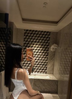 Bella - Transsexual escort in Manila Photo 8 of 8