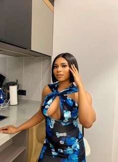 Bella - puta in Accra Photo 4 of 4