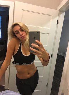 Bella - escort in Chamonix-Mont-Blanc Photo 4 of 5