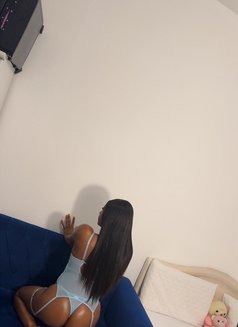 Bella - escort in Abu Dhabi Photo 7 of 8