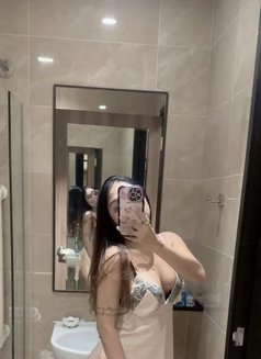 Bella Hadid - escort in Singapore Photo 3 of 3