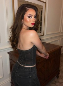 Ramilia sexy - Transsexual escort in Al Manama Photo 10 of 14