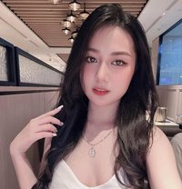 Fania - puta in Surabaya