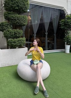 Bella - escort in Surabaya Photo 1 of 5