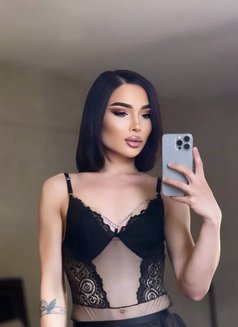 Bella 🇰🇿 - Transsexual escort in Baku Photo 8 of 9