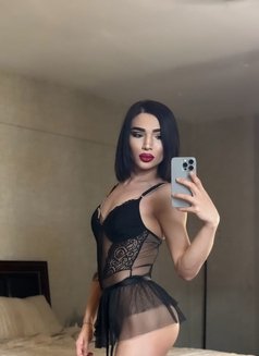 Bella 🇰🇿 - Acompañantes transexual in İstanbul Photo 1 of 8