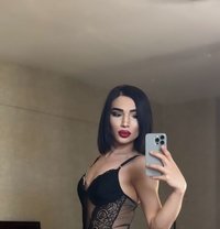 Bella 🇰🇿 - Acompañantes transexual in İstanbul Photo 1 of 8