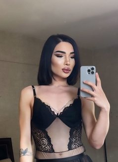 Bella 🇰🇿 - Transsexual escort in İstanbul Photo 21 of 22