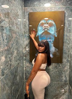 Bella - escort in Accra Photo 4 of 4