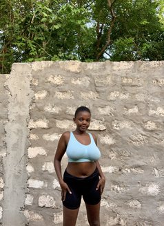 Bella - escort in Nairobi Photo 2 of 5