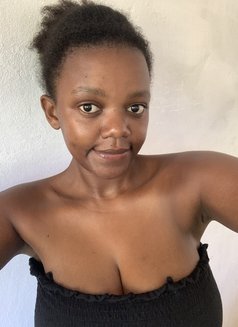Bella - escort in Nairobi Photo 4 of 5