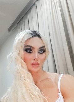 Bella - Transsexual escort in Beirut Photo 14 of 16