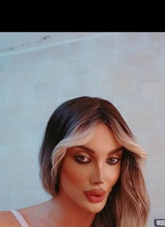 Bella - Transsexual escort in Beirut Photo 2 of 4