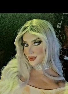 Bella - Transsexual escort in Beirut Photo 3 of 5